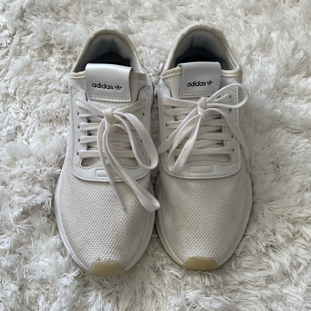 Adidas Sneakers